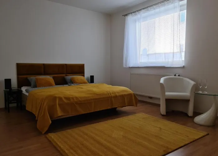 Apartment Centre *